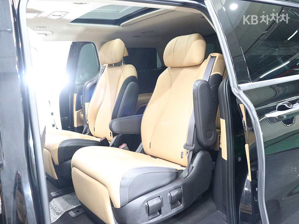 Kia Carnival — miniaturë 16