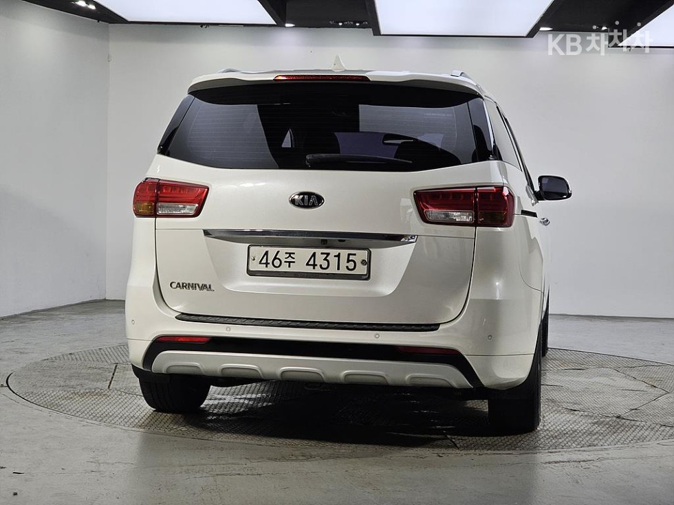 Kia Carnival — miniaturë 3