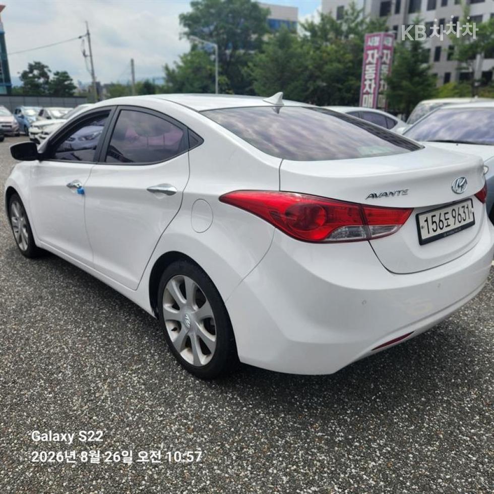 Hyundai Avante — miniaturë 3