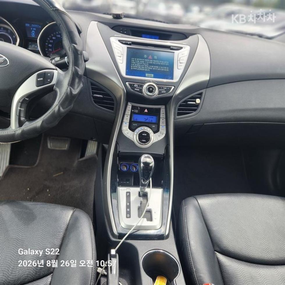 Hyundai Avante — miniaturë 7