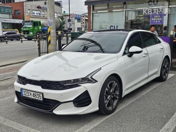Kia K5 2.0  gasoline  noblesse — foto 1