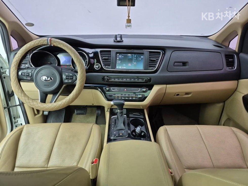 Kia Carnival — miniaturë 7