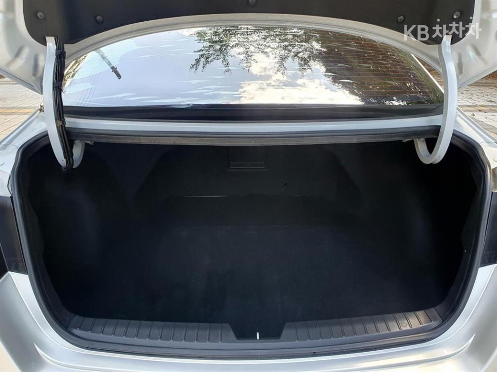 Kia K5 — miniaturë 11