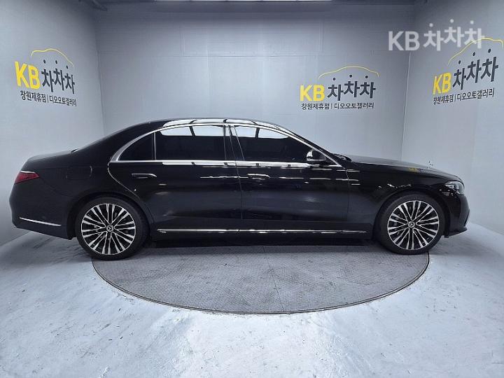 Mercedes-Benz S-klasse — miniaturë 3