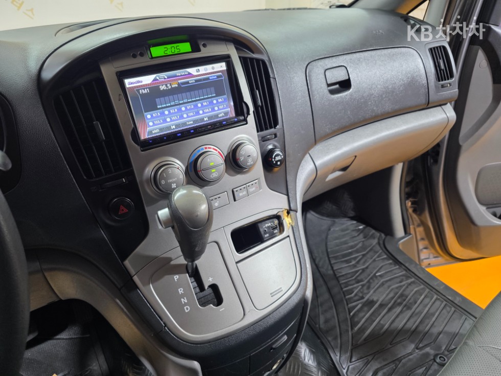 Hyundai Starex — miniaturë 9