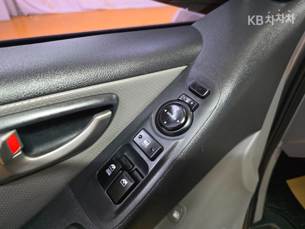 Hyundai Starex — miniaturë 18