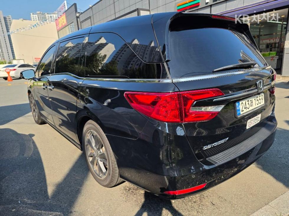 Honda Odyssey — miniaturë 13