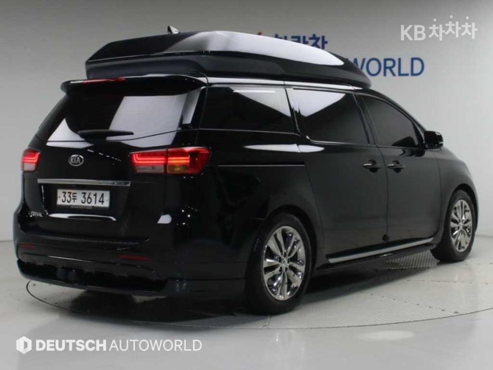 Kia Carnival — miniaturë 2