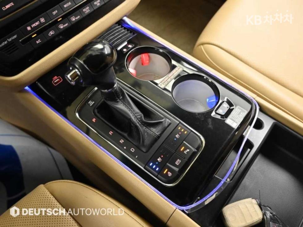 Kia Carnival — miniaturë 9