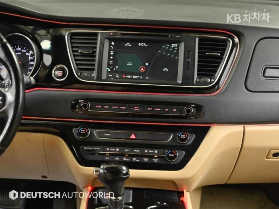 Kia Carnival — miniaturë 14