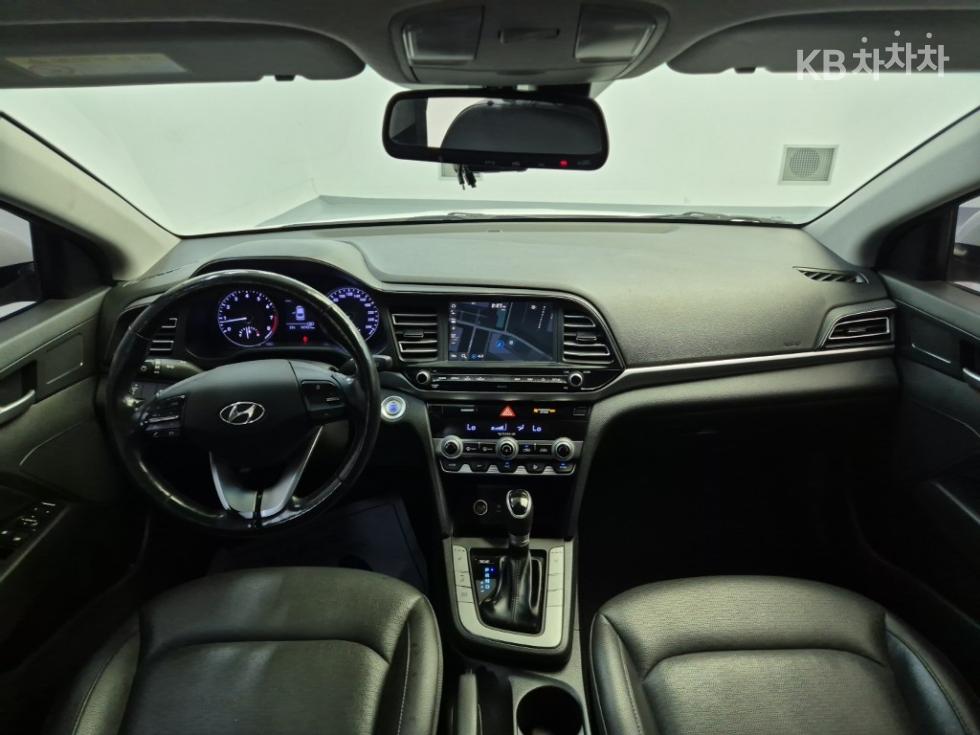 Hyundai Avante — miniaturë 7