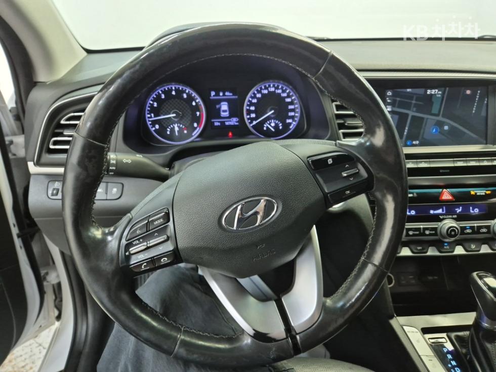 Hyundai Avante — miniaturë 9