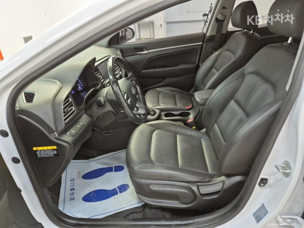 Hyundai Avante — miniaturë 11