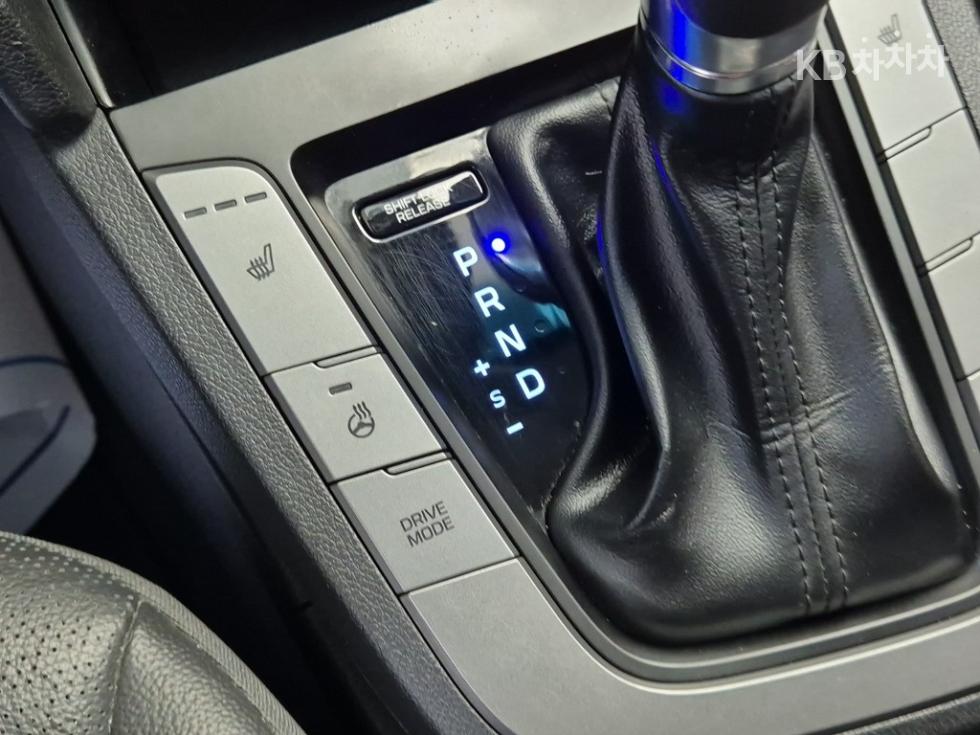 Hyundai Avante — miniaturë 16