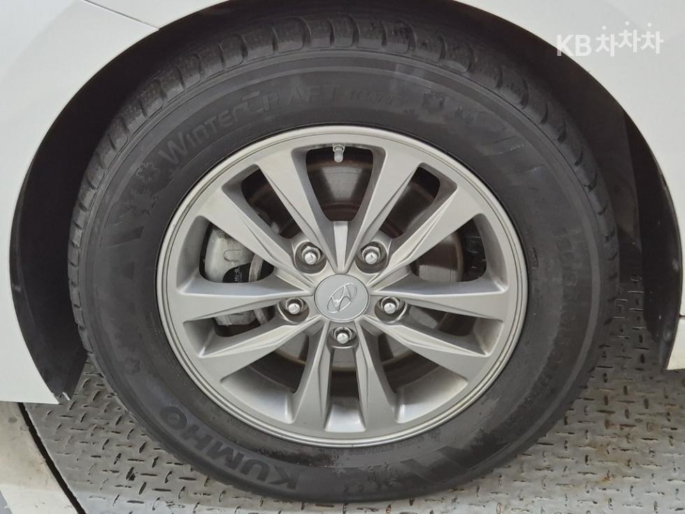 Hyundai Avante — miniaturë 19