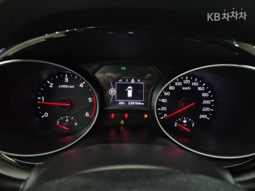 Kia Carnival — miniaturë 6