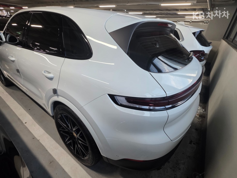 Porsche Cayenne — miniaturë 4