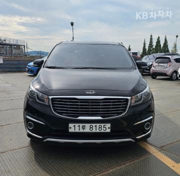 Kia Carnival 9-seater Luxury — foto 1