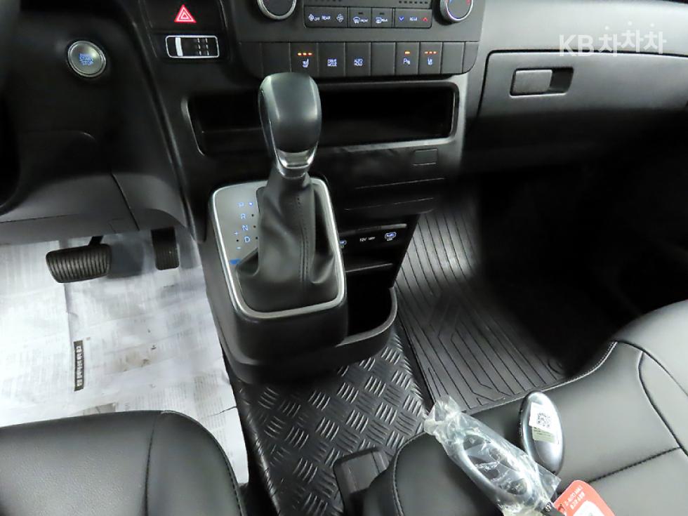 Hyundai Staria — miniaturë 13