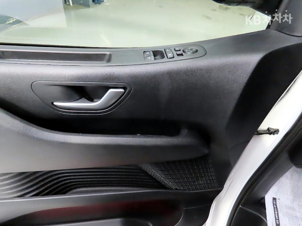 Hyundai Staria — miniaturë 14