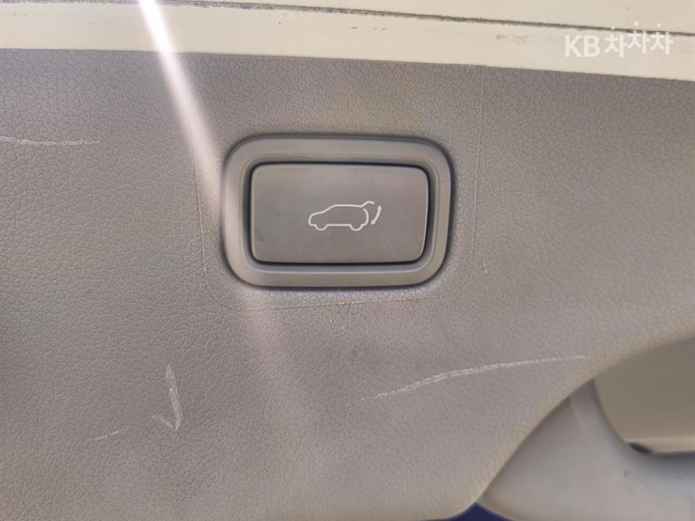 Kia Carnival — miniaturë 15