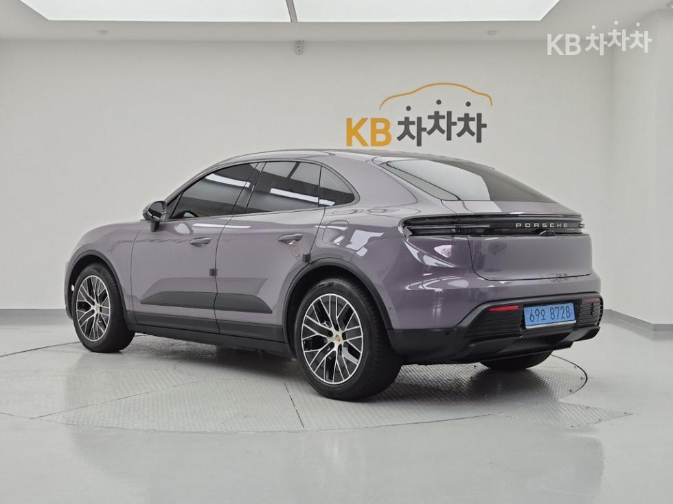 Porsche Macan — miniaturë 3