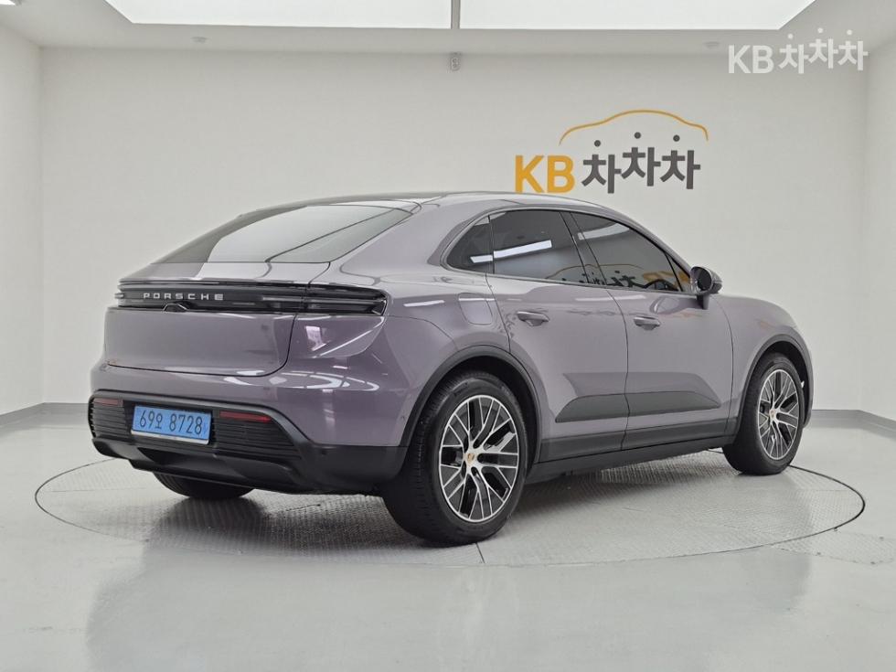 Porsche Macan — miniaturë 4