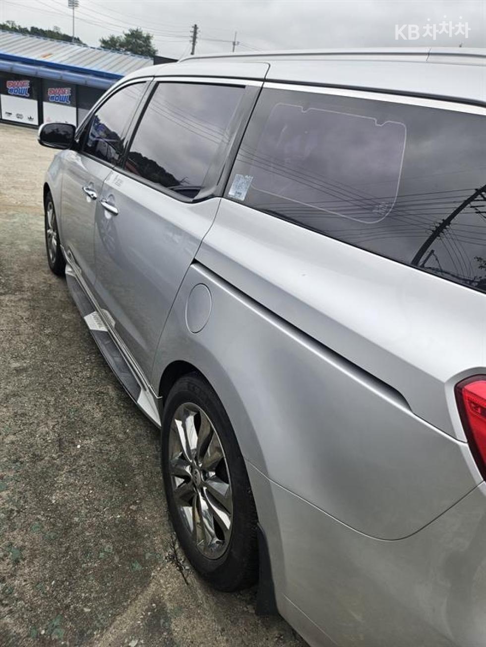 Kia Carnival — miniaturë 5