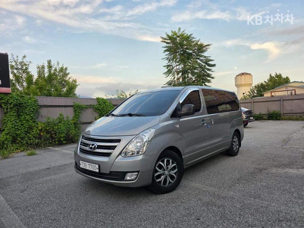 Hyundai Starex 12-Seater Wagon Modern Special — foto 1