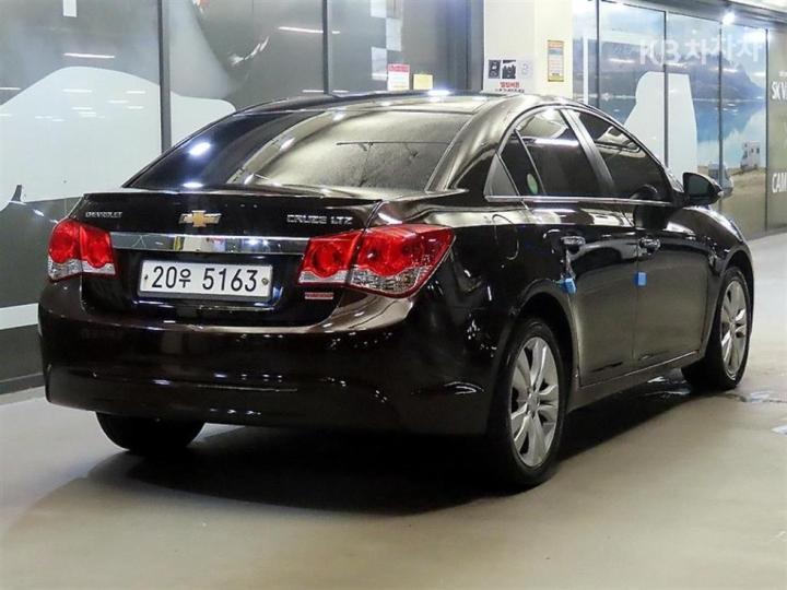 Chevrolet Cruze — miniaturë 4