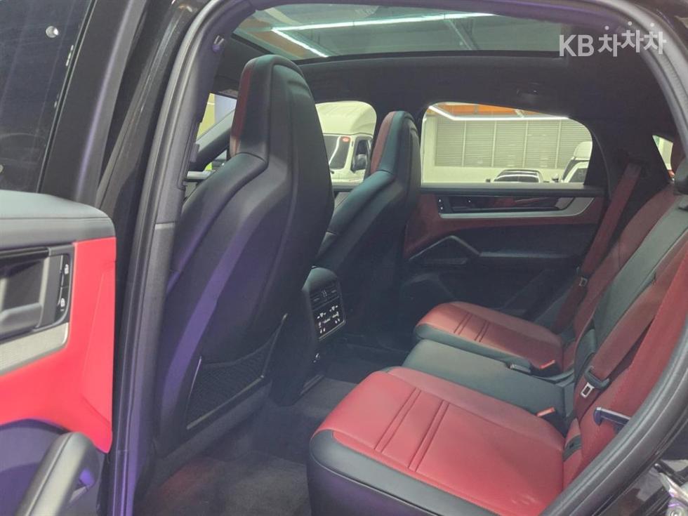 Porsche Cayenne — miniaturë 8