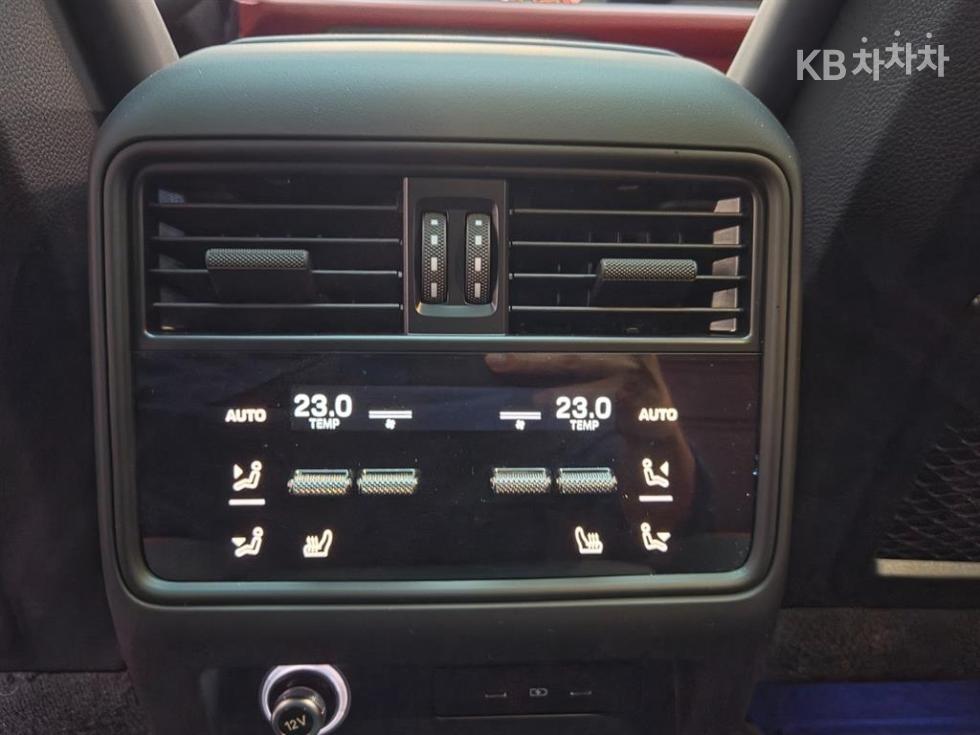 Porsche Cayenne — miniaturë 16