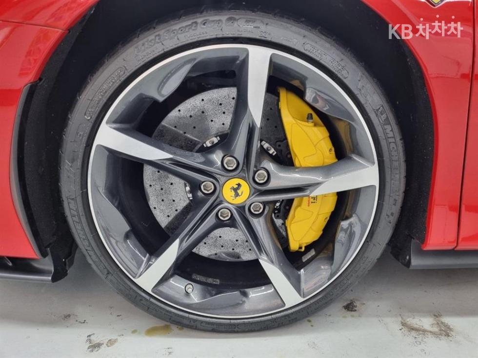Ferrari SF90 Stradale — miniaturë 5