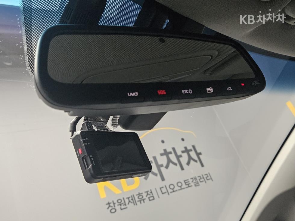 Kia Carnival — miniaturë 10