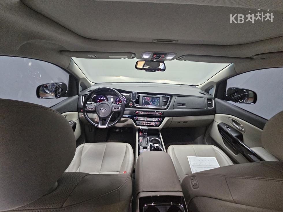 Kia Carnival — miniaturë 13