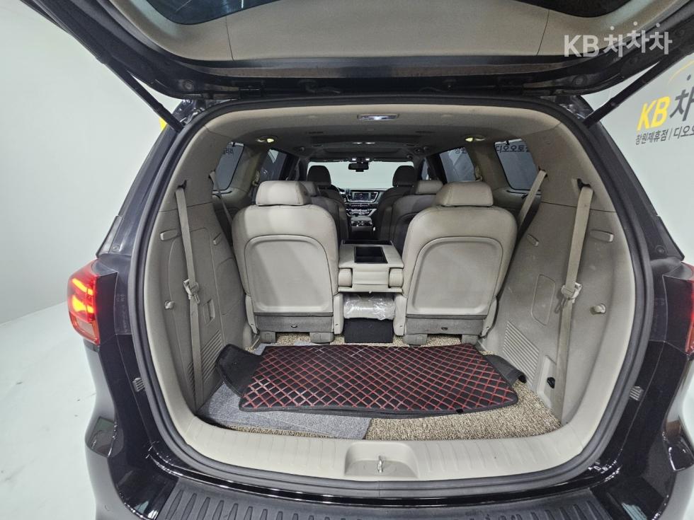 Kia Carnival — miniaturë 14