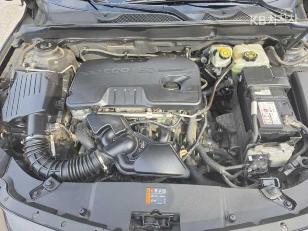 Chevrolet Malibu — miniaturë 18