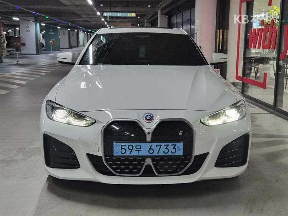 BMW i4