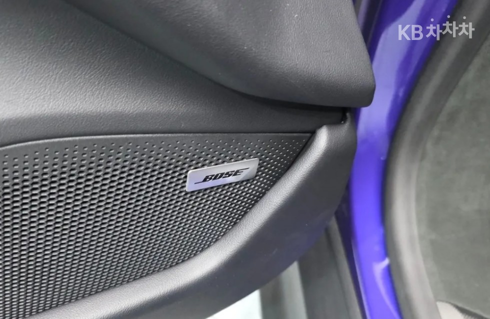 Porsche Taycan — miniaturë 15