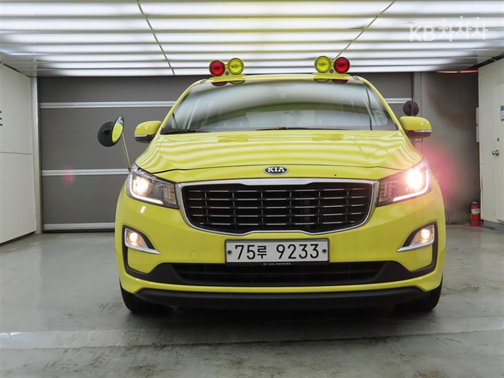 Kia Carnival — miniaturë 2