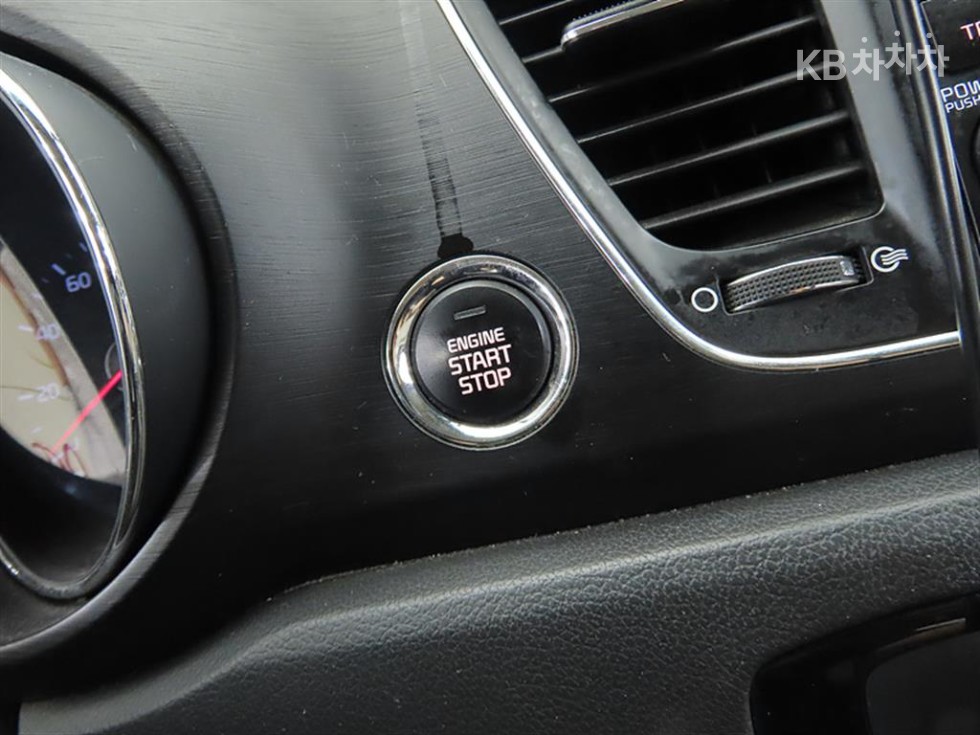 Kia Carnival — miniaturë 10