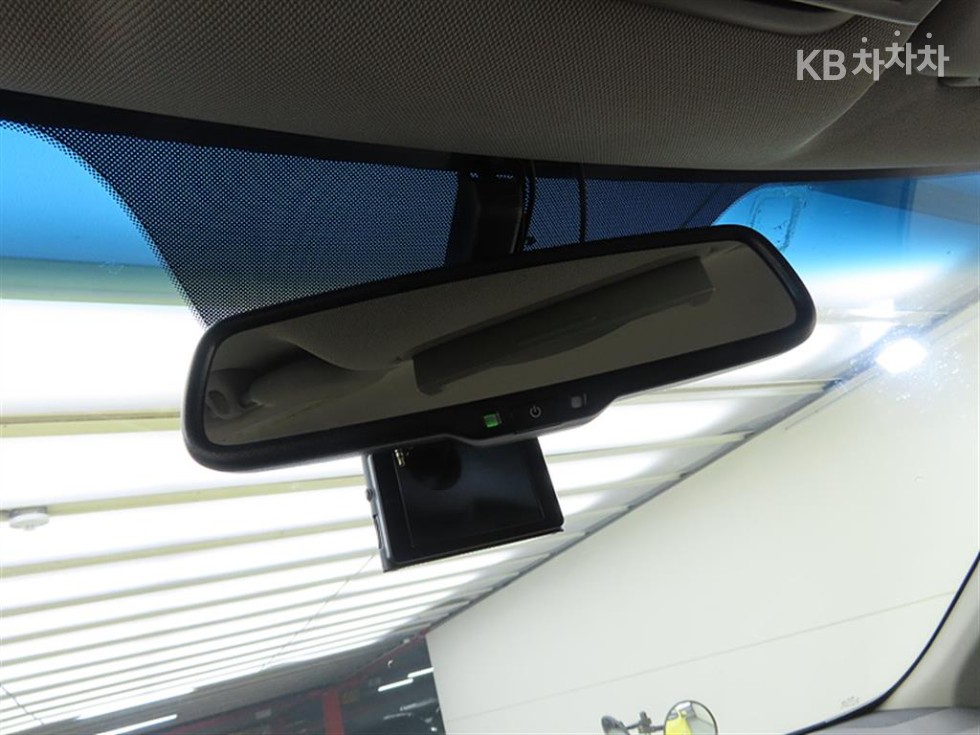 Kia Carnival — miniaturë 13