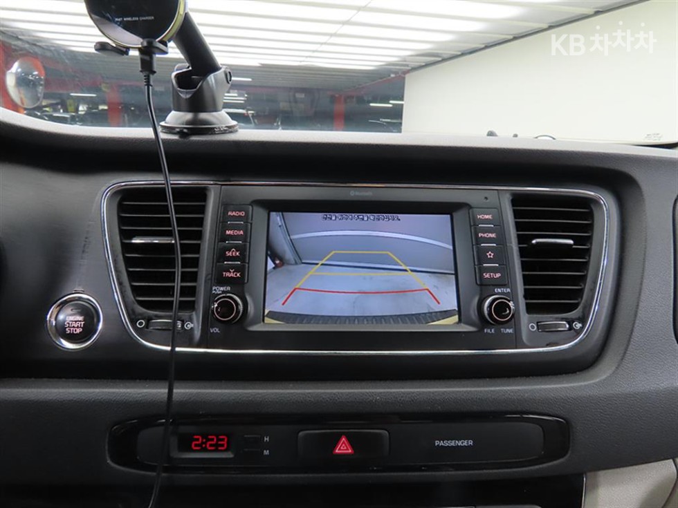Kia Carnival — miniaturë 14