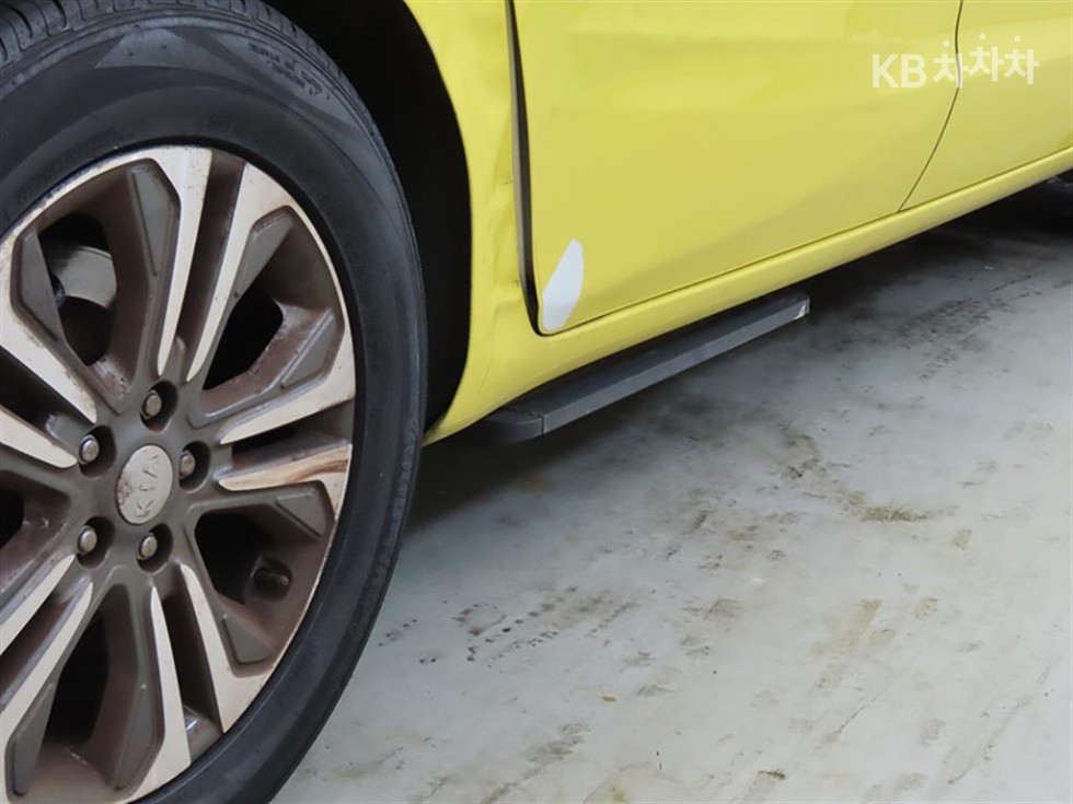 Kia Carnival — miniaturë 17