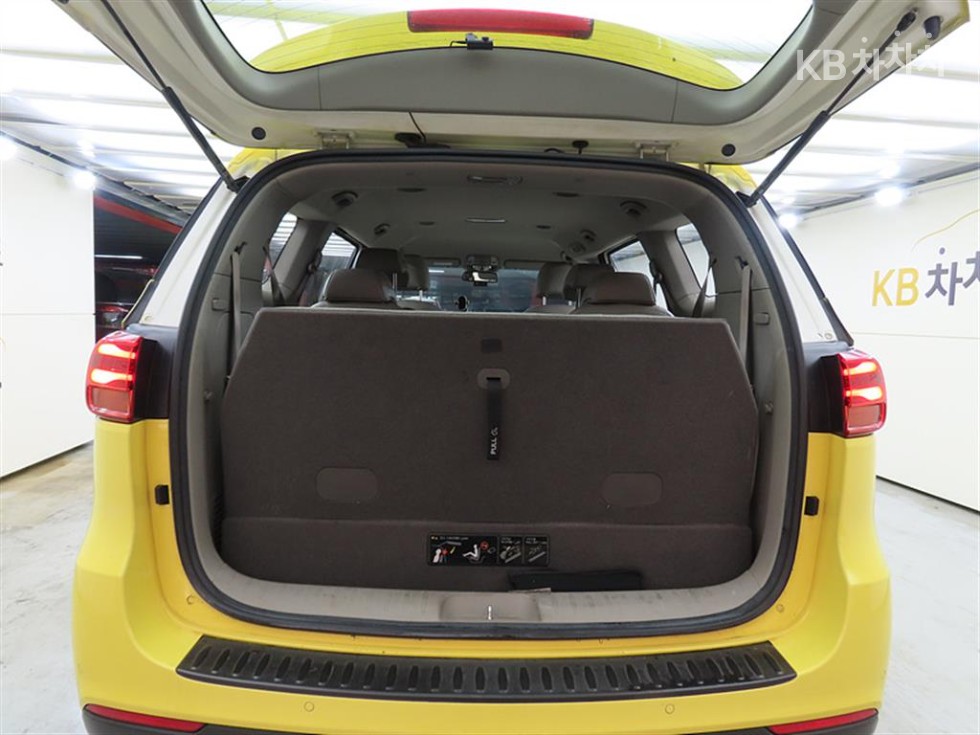 Kia Carnival — miniaturë 18