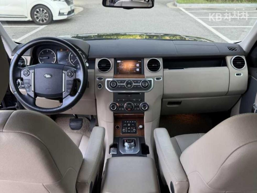 Land Rover Discovery — miniaturë 9
