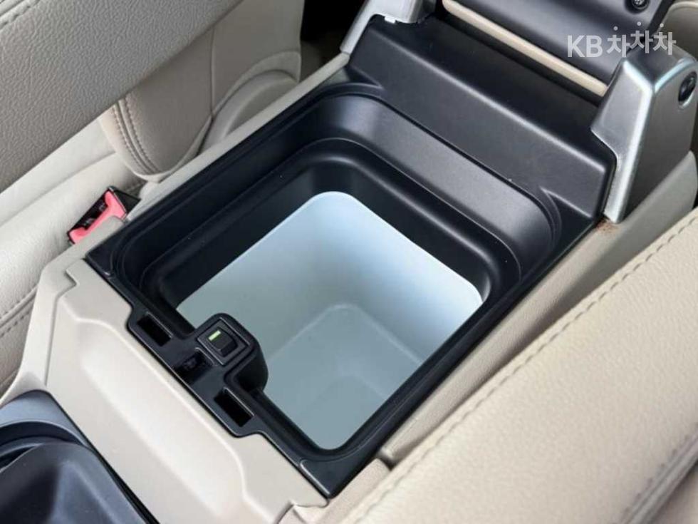 Land Rover Discovery — miniaturë 13