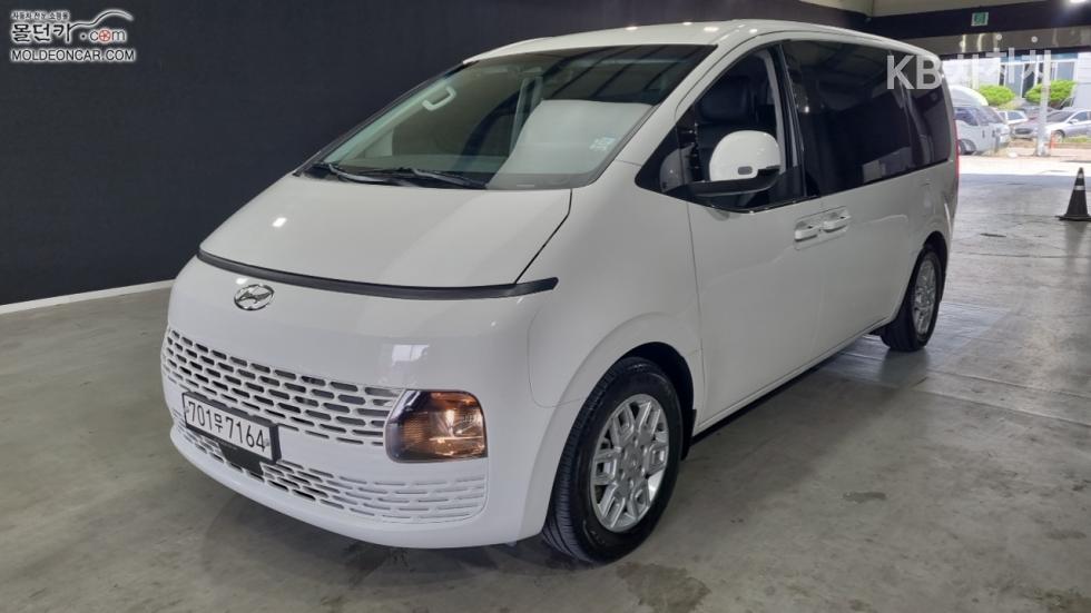 Hyundai Staria