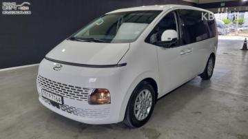 Hyundai Staria 2.2 투어러 11 모던 — foto 1
