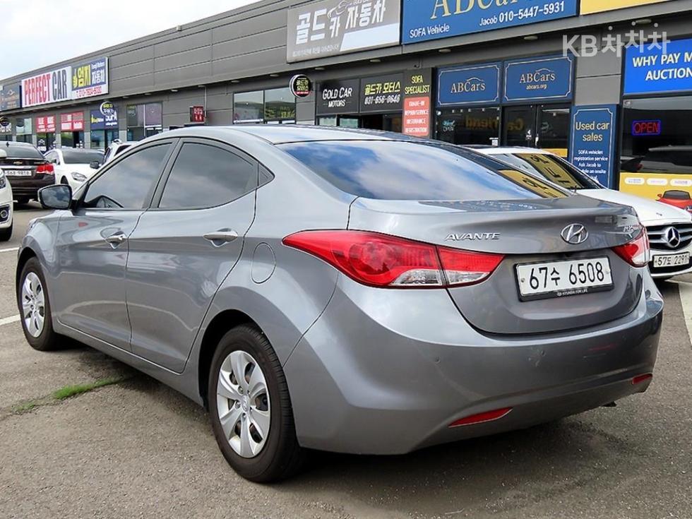 Hyundai Avante — miniaturë 3